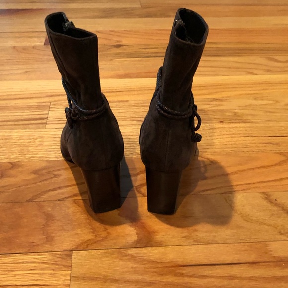 Etienne Aigner suede ankle boots - Picture 4 of 4